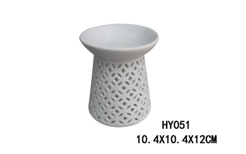 PORCELAIN CANDLE HOLDER