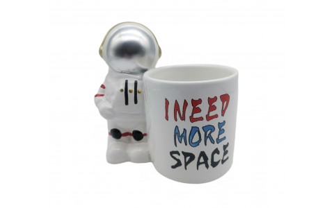 ceramic mug astronaut design