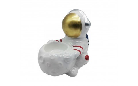 ceramic candle holder astronaut design
